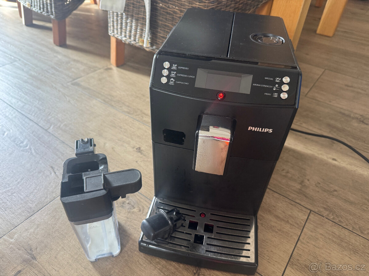 Automatický kávovar presovač philips saeco - 8