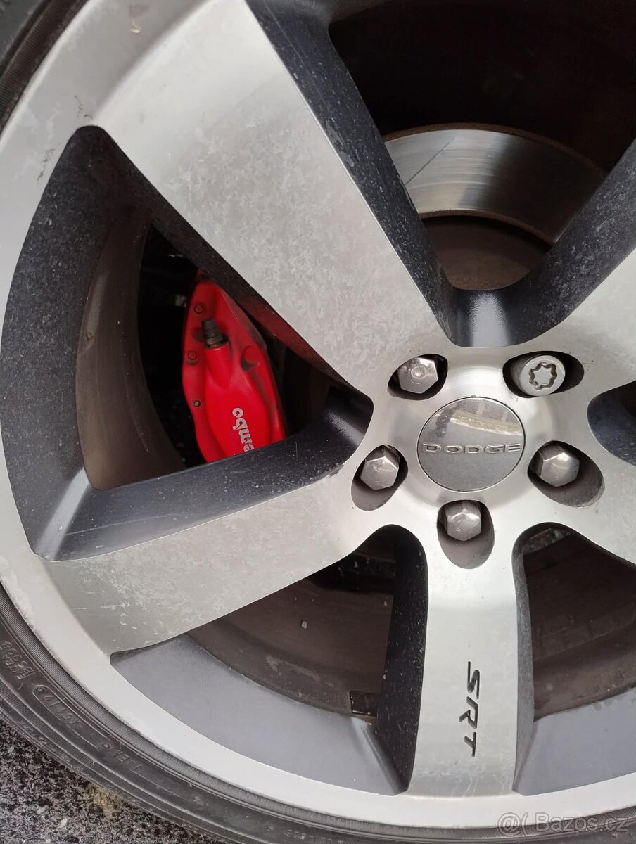 Dodge Challenger 6.4SRT8 - 8