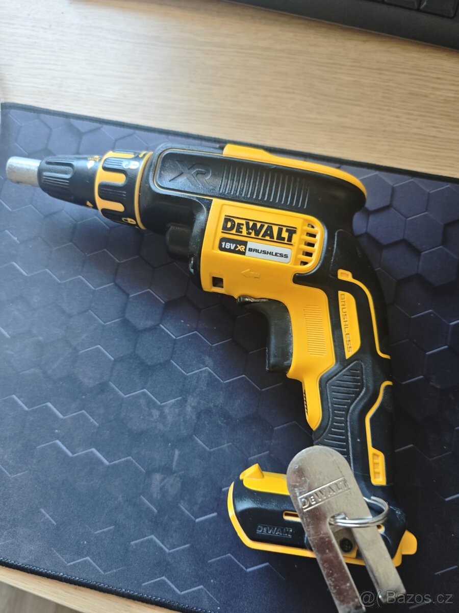 Prodám DeWALT vše OK - 8