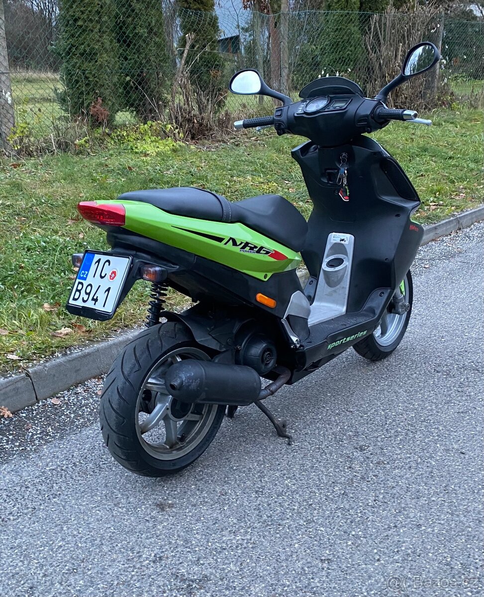 Skútr Piaggio NRG bez řidičáku 25 km/h - 8