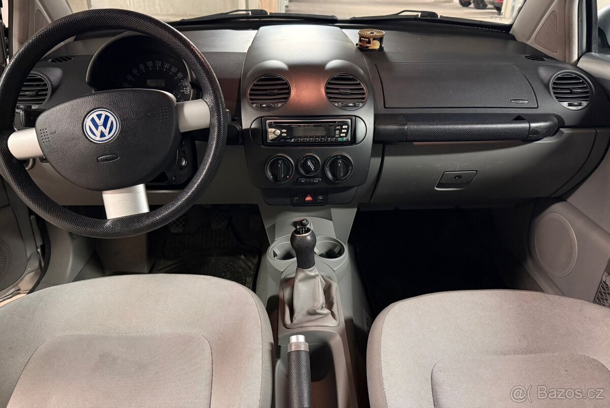 Volkswagen New Beetle - 8