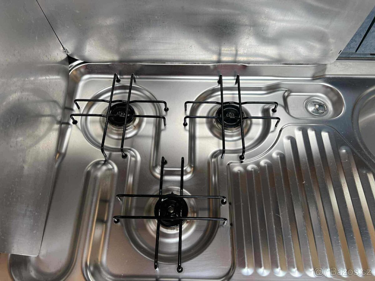 Hobby De Luxe 440 / 100 km/h/ Francouzská postel - 8