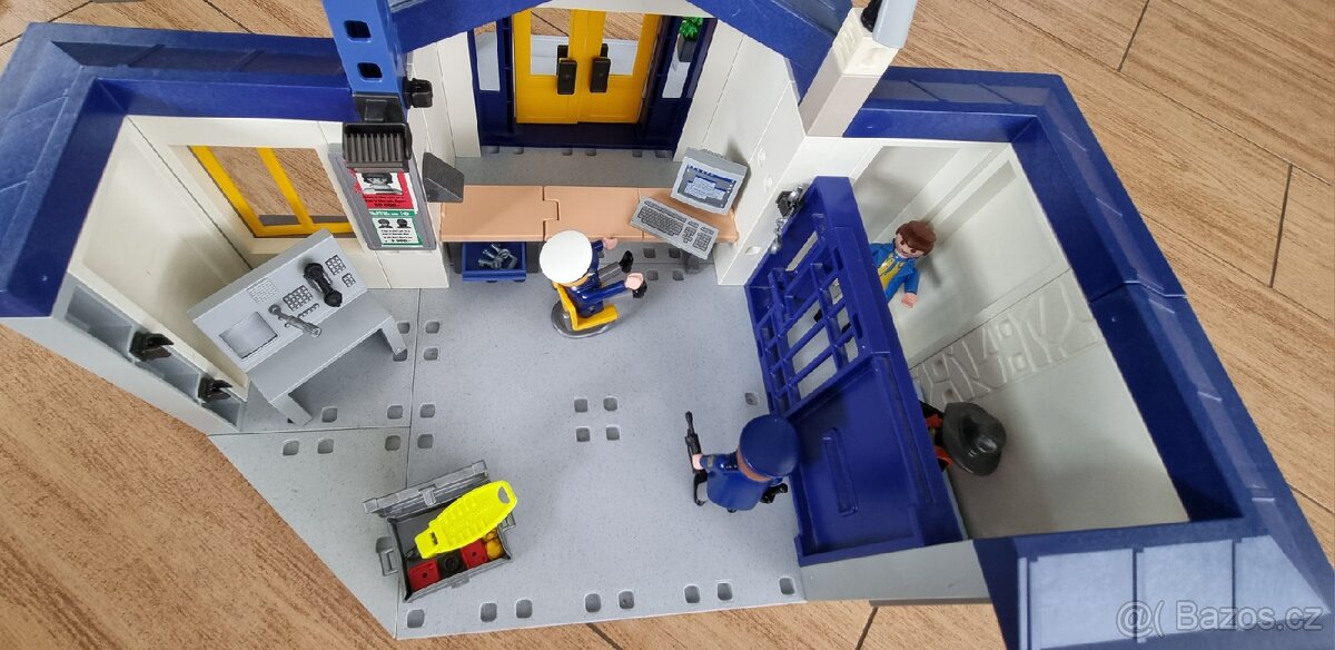 Playmobile policejní stanice - 8
