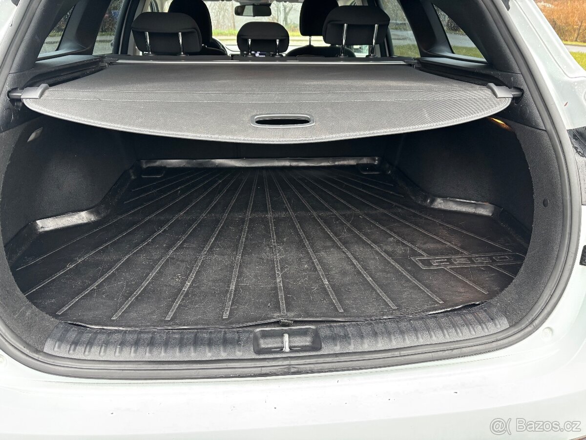 Kia Ceed 1.6 CRDi 100kw Combi 1.Majitel,Top Exklusiv - 8