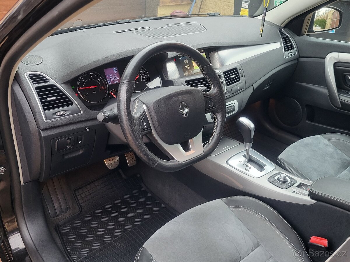 Renault Laguna III 2.0dCi 127kW 4Control - Webasto - 2x sada - 8