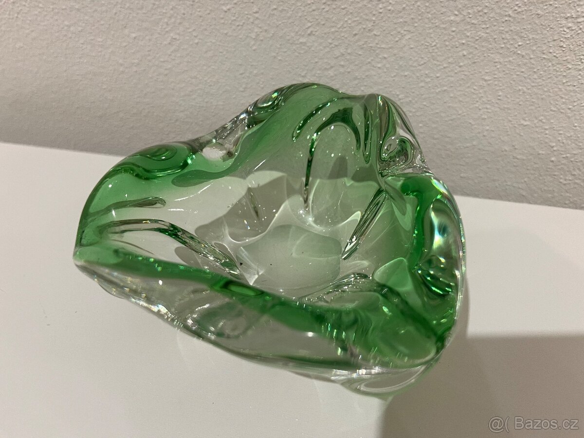 Hutní sklo - zelená váza, popelník a košíček - 8