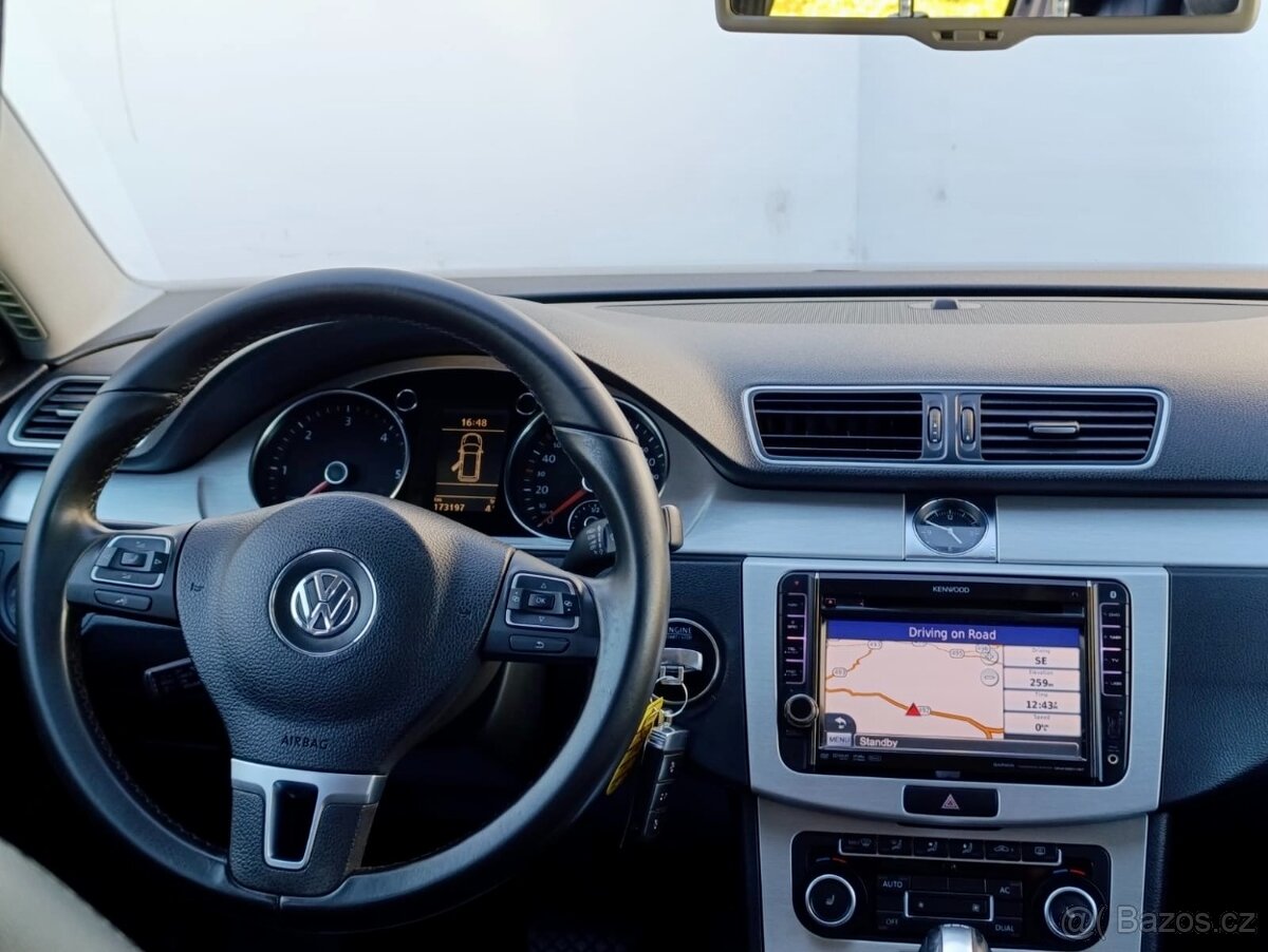 Volkswagen Passat 2.0 TDi DSG 4x4 Navi Kůže - 8