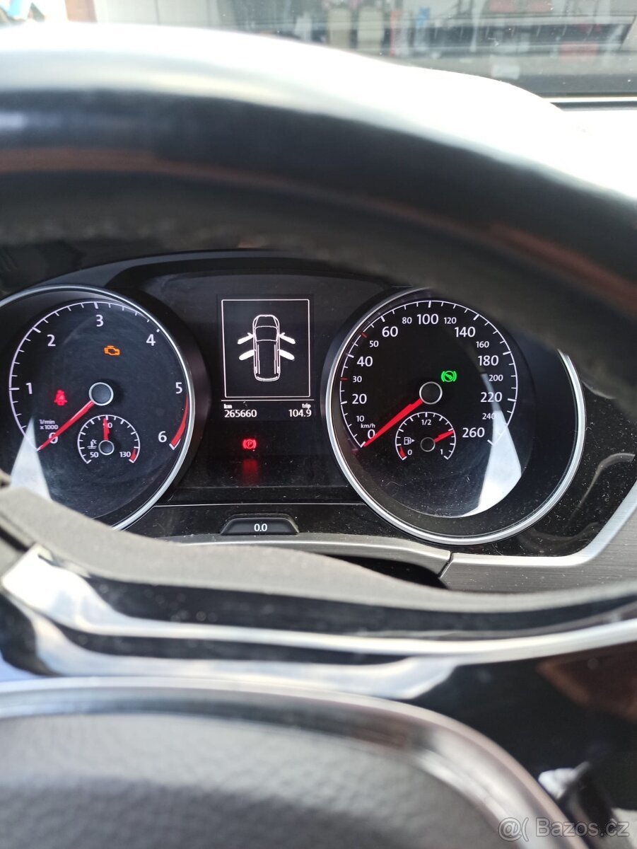 Volkswagen Touran 2.0 tdi 110 kw DSG - 8