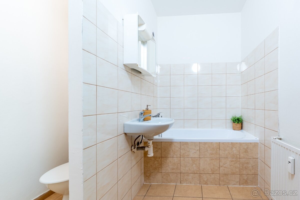 Prodej pěkného bytu 2+1 v centru Rýmařova v Jeseníkách - 8