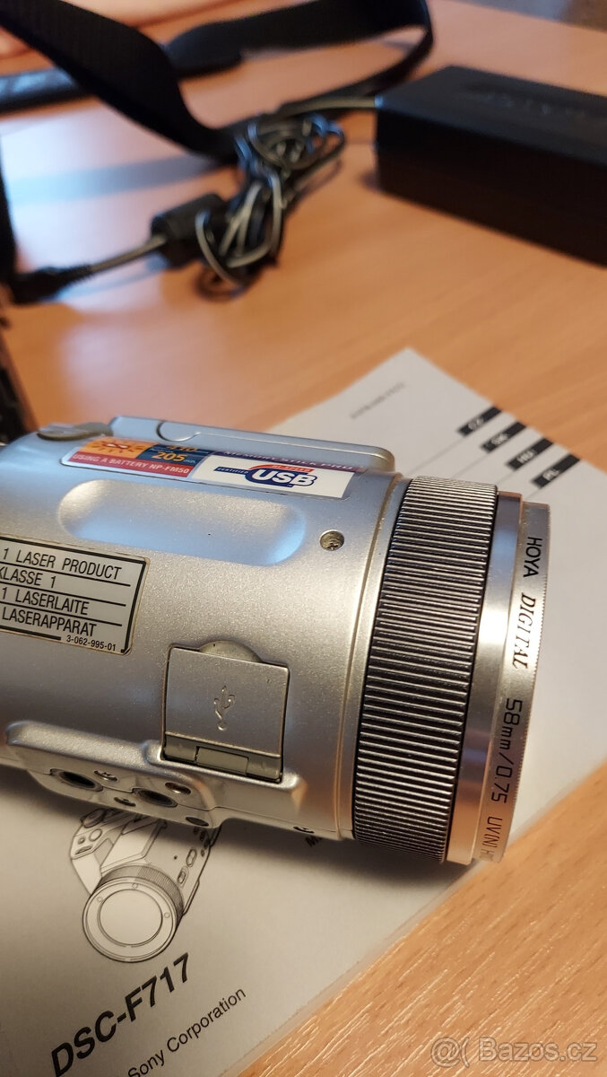 Sony F717 digi zrcadlovka - 8
