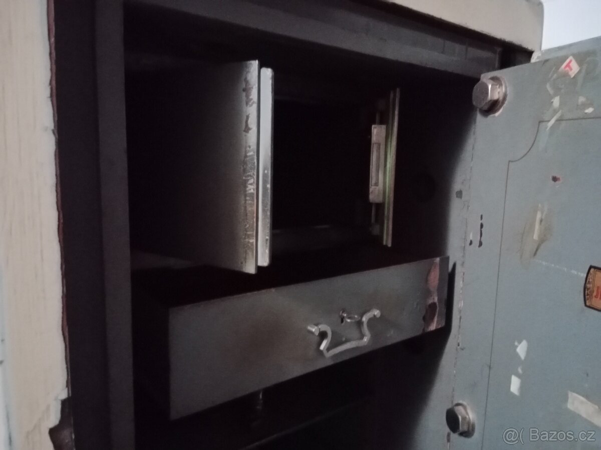 Velký kovový trezor - JERGL a HADLÍK - 8