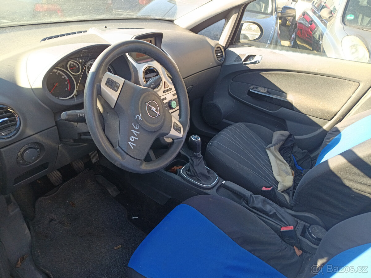 Opel Corsa D 1.2i - 8