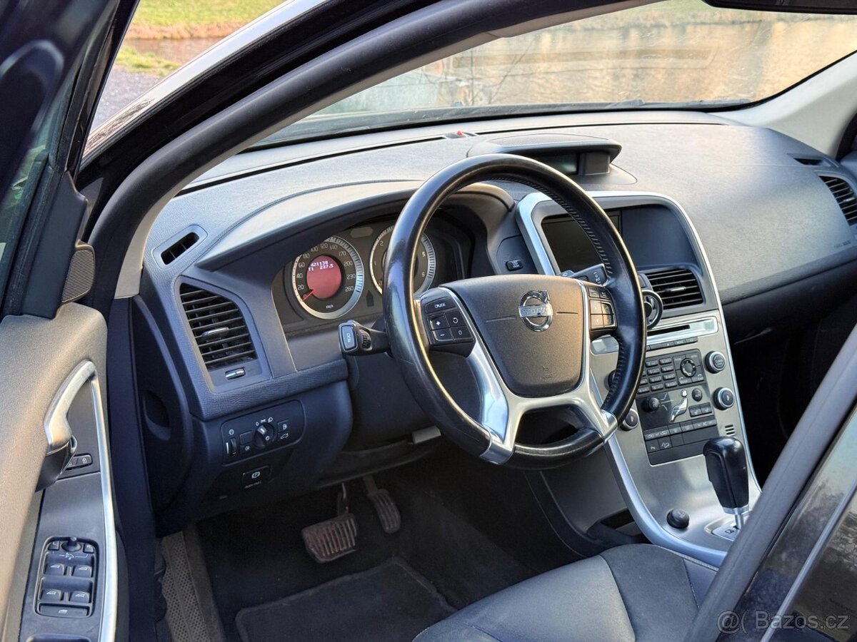 VOLVO XC60 D5 - 8