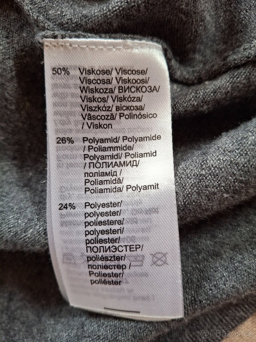 Slabší úpletové šaty s výšivkou - 8