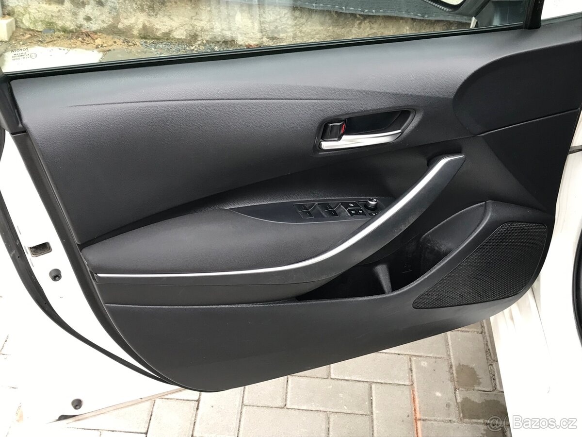 Toyota Corolla Hybrid - 2022 - 8