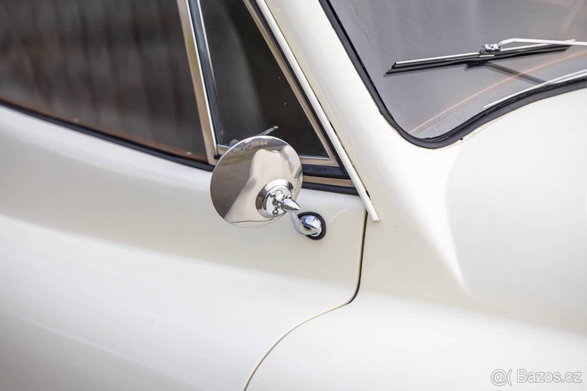 Jaguar XK120 Coupe - 8