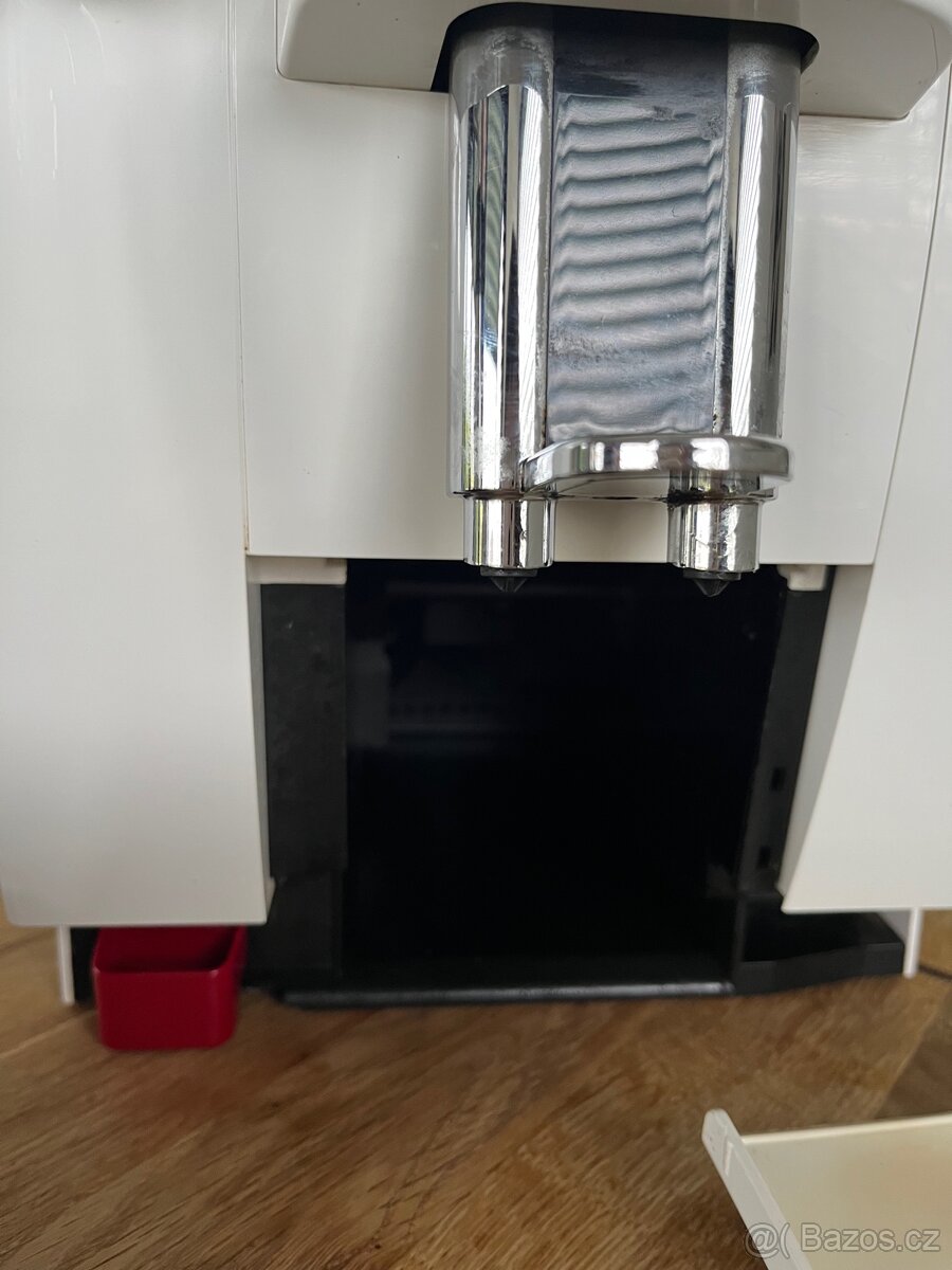 Plne funkčný automatický kávovar Delonghi - 8