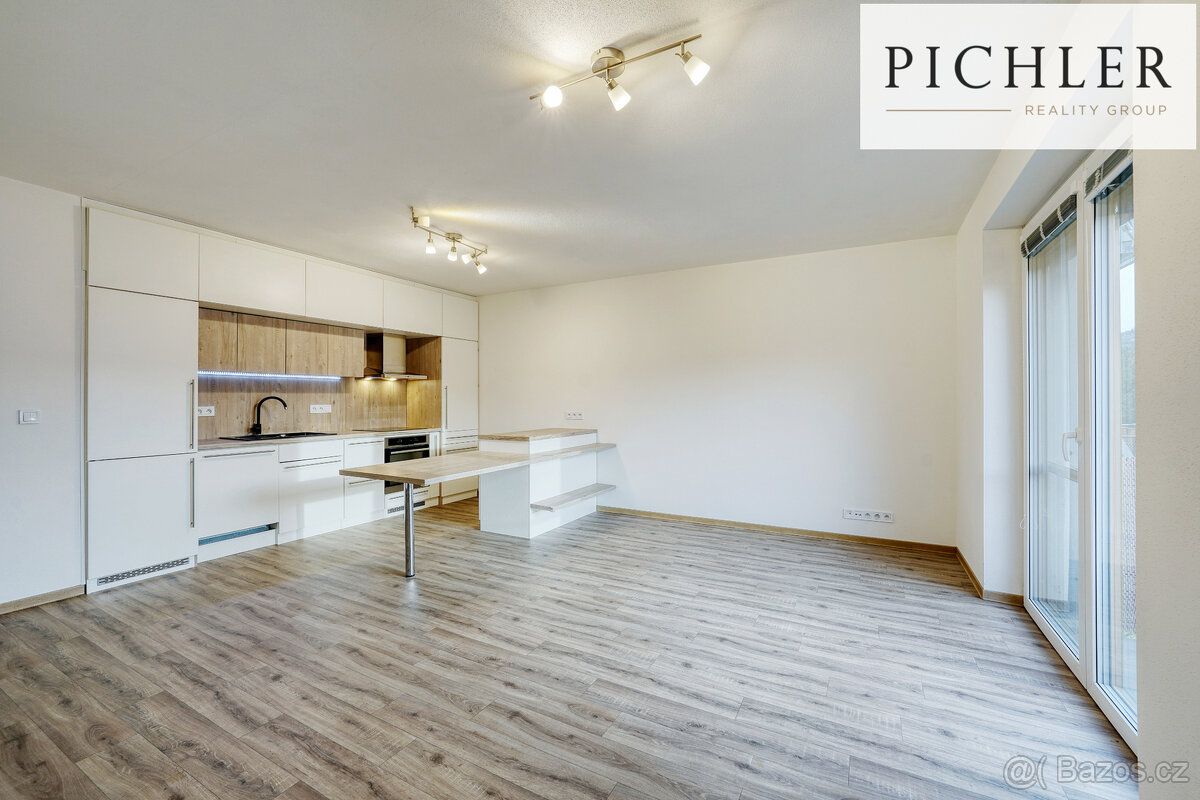 Prodej bytu 2+kk s balkonem a parkovacím stáním, 64 m², Holý - 8