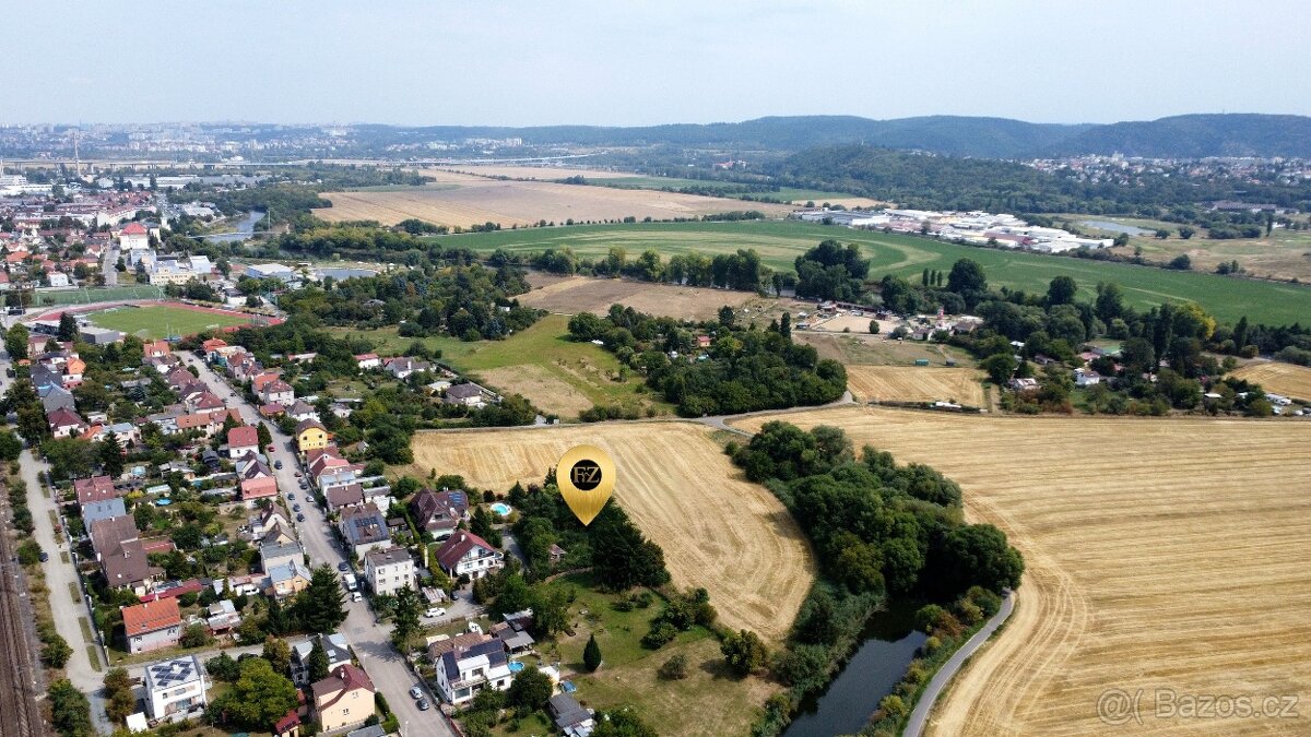 Stavební pozemek v Praze 16 - 8