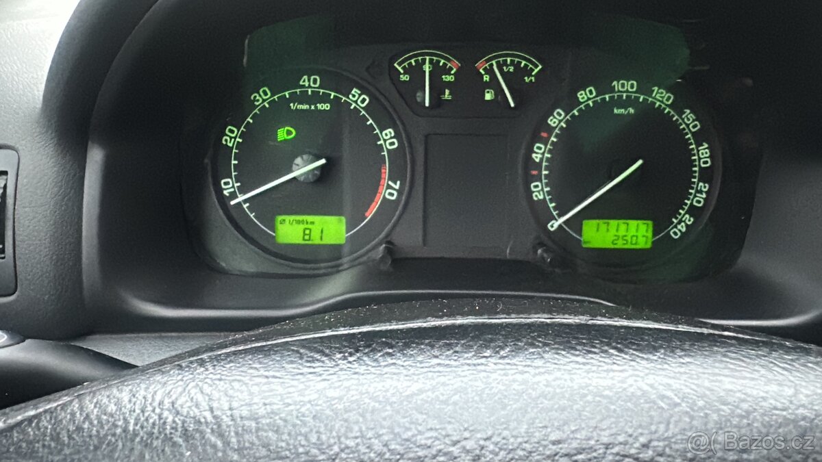 Škoda Octavia 1.6 - 8