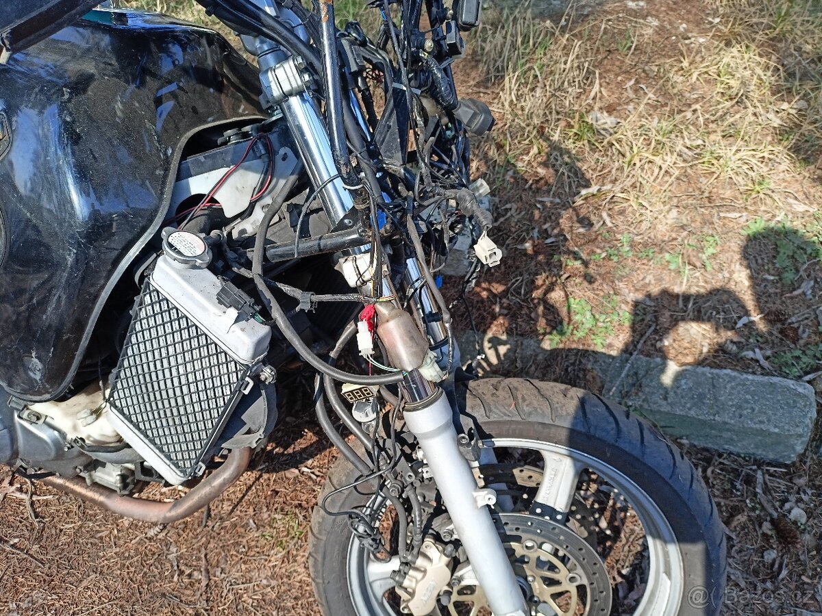 Honda xl 1000 Varadero - 8