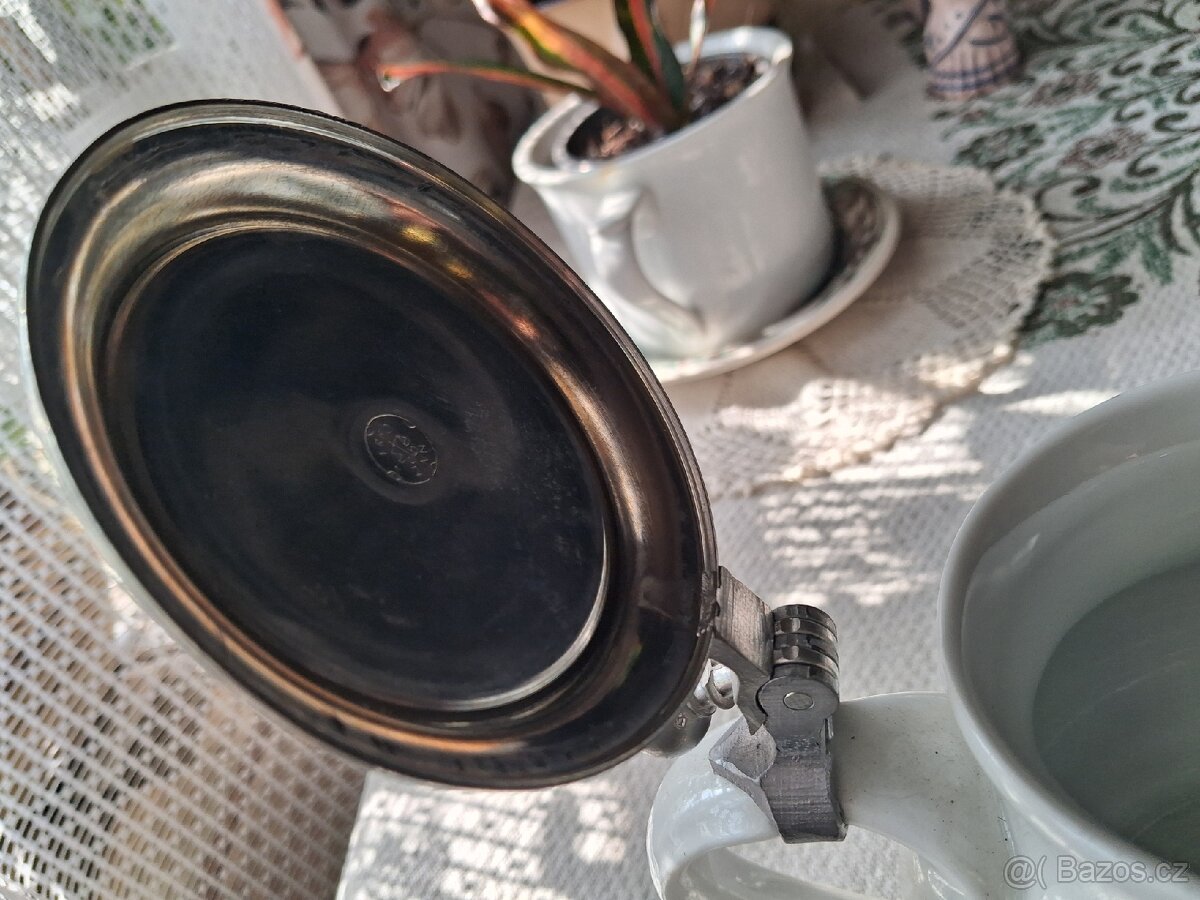 Keramicky korbel s cínovým víkem - 8