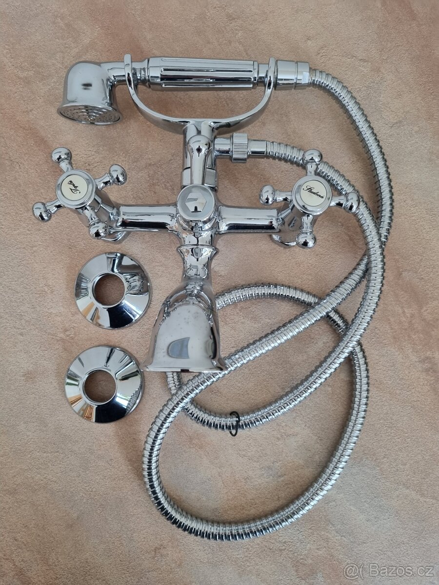 Prodám luxusní prostorovou koupelnovou vanu CHARLESTON - 8