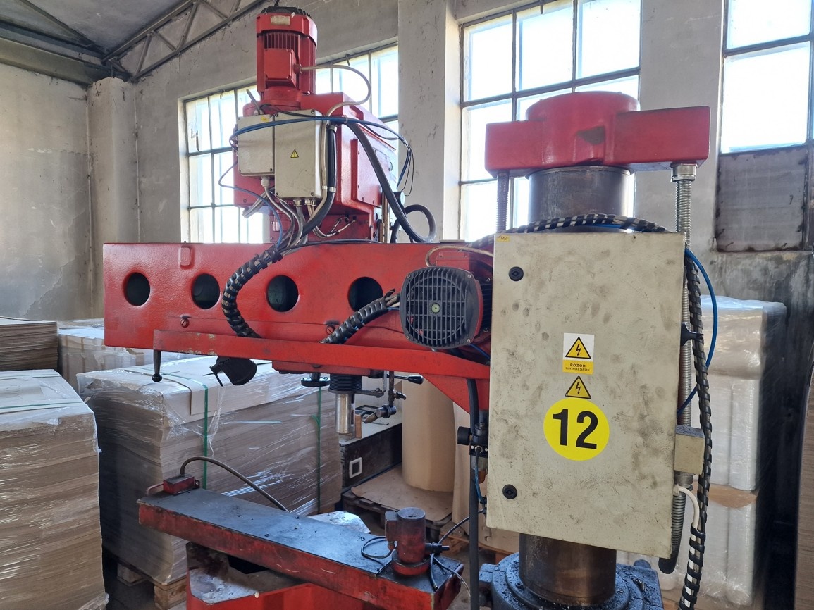 Otočná vrtačka VO 32 - 8