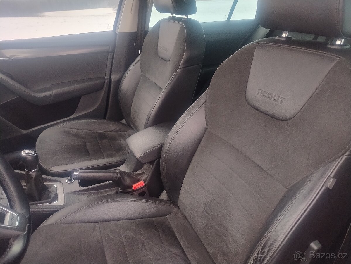 Škoda Octávia Scout - 8
