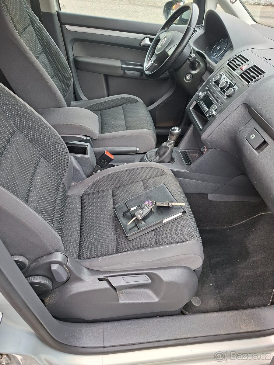 Vw Touran 1.4 TsI 103kw 2015 serviska - 8