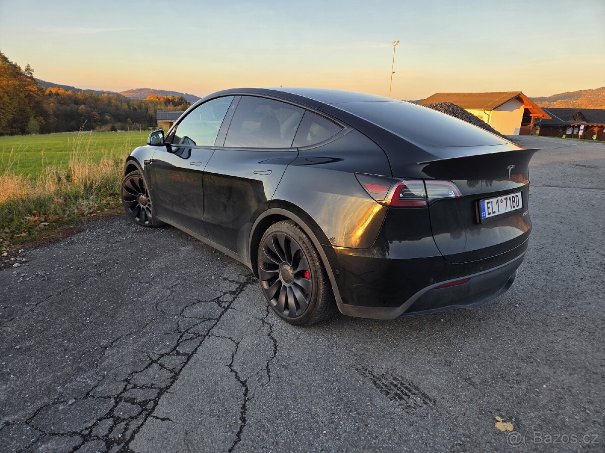Tesla model Y performance - 8