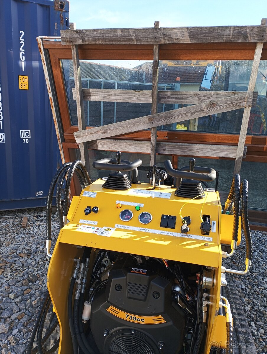 Pásový smykový nakladač - 8