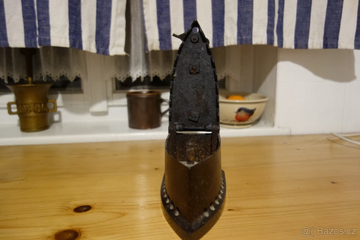 Historická žehlička - 8