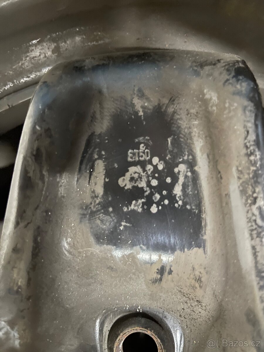 4x plechový disk - 8