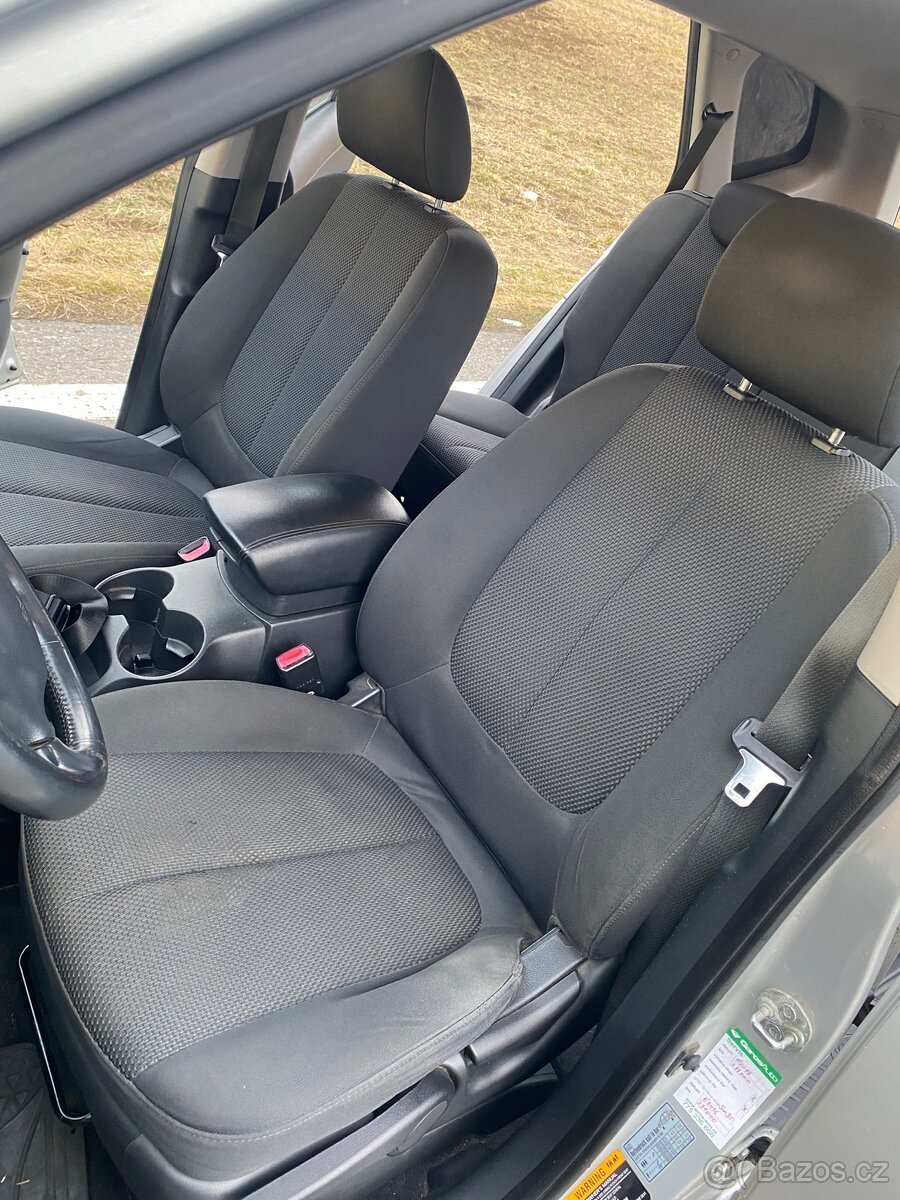 Kia Carens 2.0 CRDi 103 kW - 8