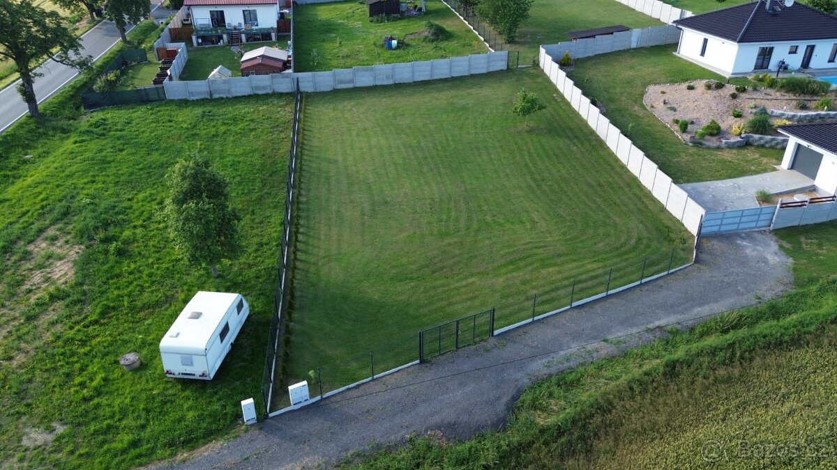 PRODEJ POZEMKU SE STAV. POVOLENÍM – BAŽATNICE, 1009 m² - 8