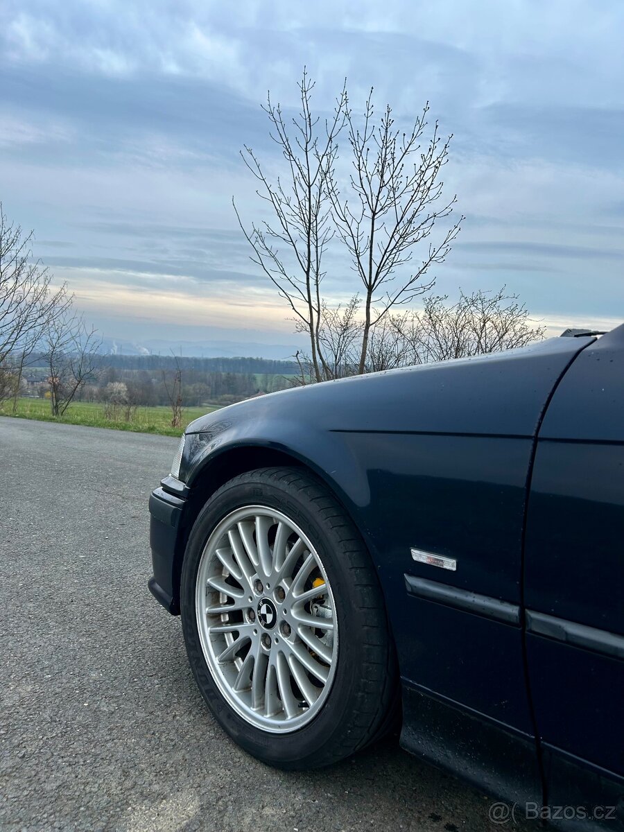 BMW E36 318is 103kW - 8