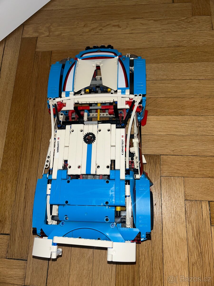 Lego Technic závodní auto 42077 - 8