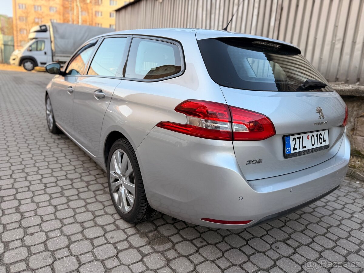 Peugeot 308 rok 2017 Combi 1.6HDi Automat - 8