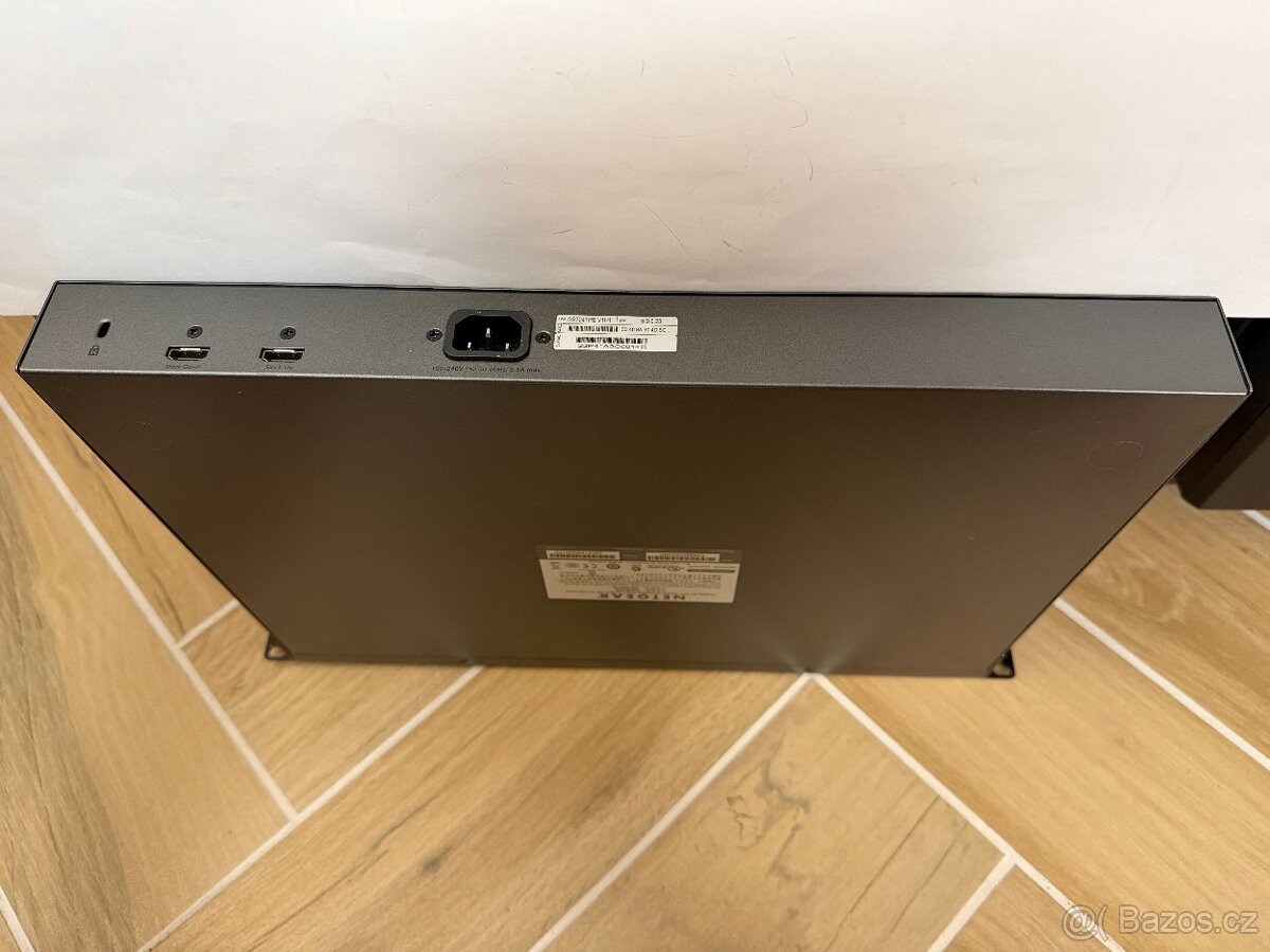 NETGEAR GS724TPS 24port Gigabit PoE switch - 8
