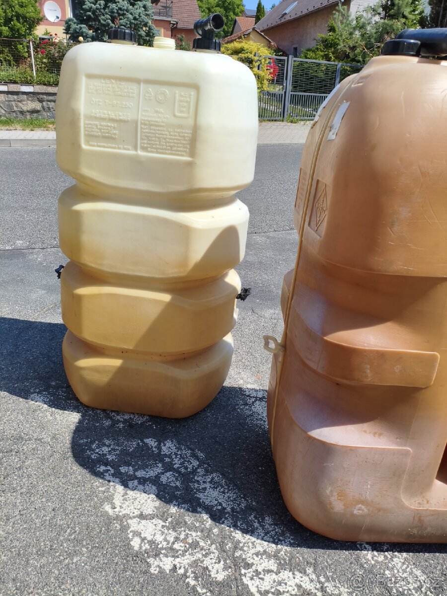 Plastová nádrž - 8