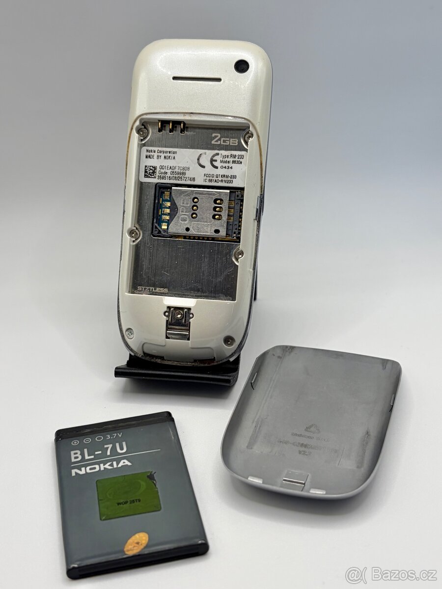 Mobilní telefon Nokia 8830e 2GB - 8