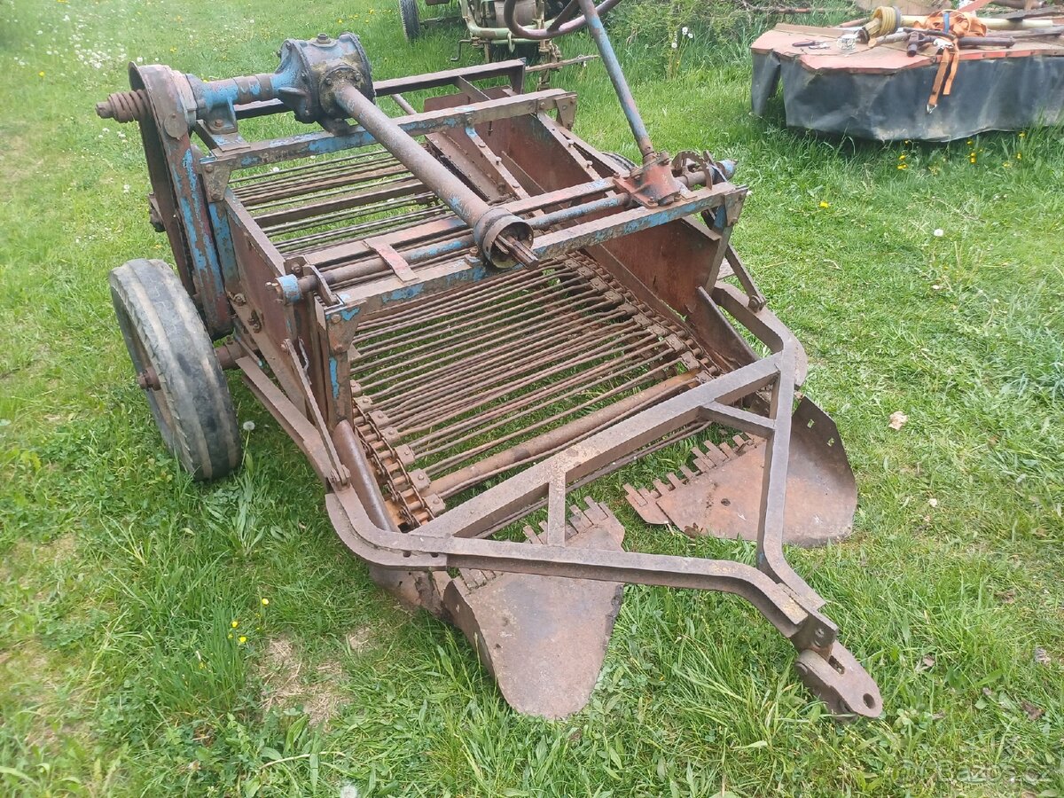Vyorávač brambor TEK - 8