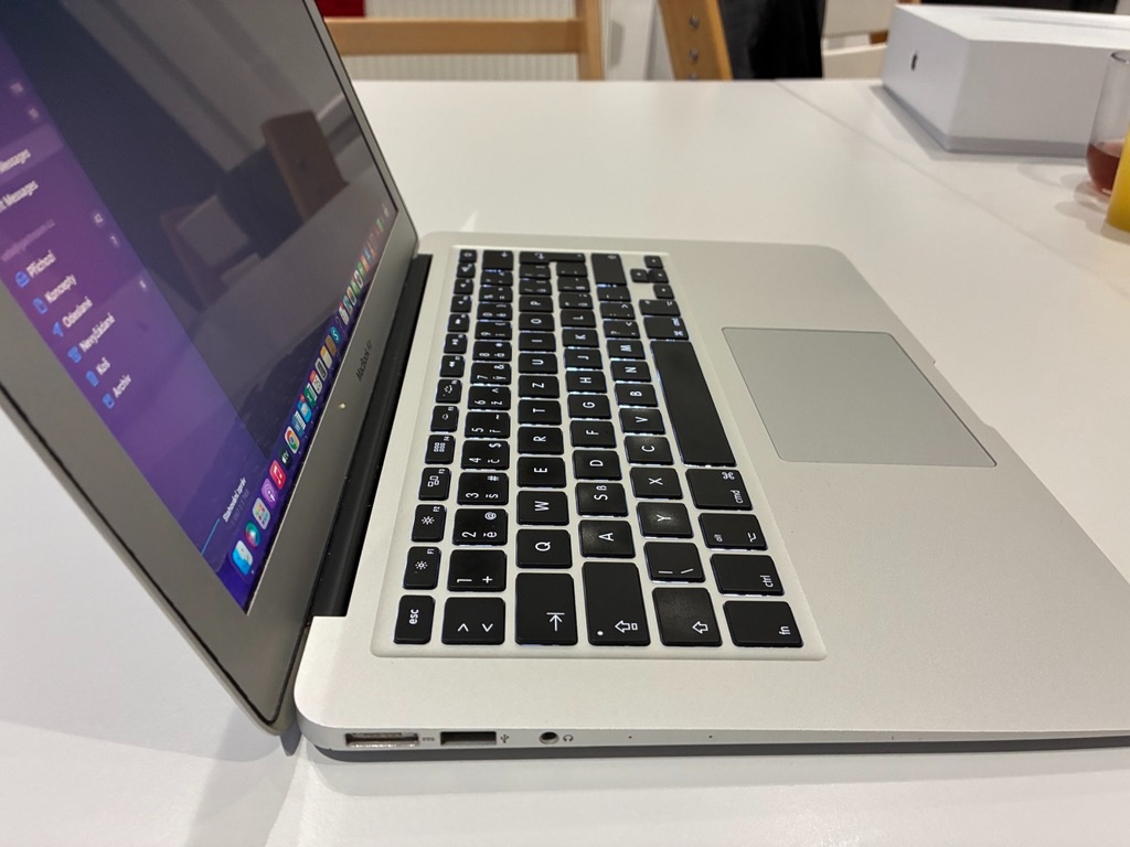 MacBook Air 13” 256GB 2017 - 8