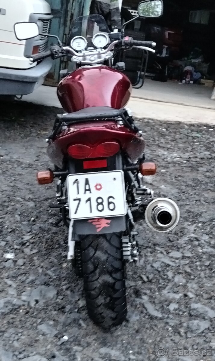 Kawasaki zr7 - 8