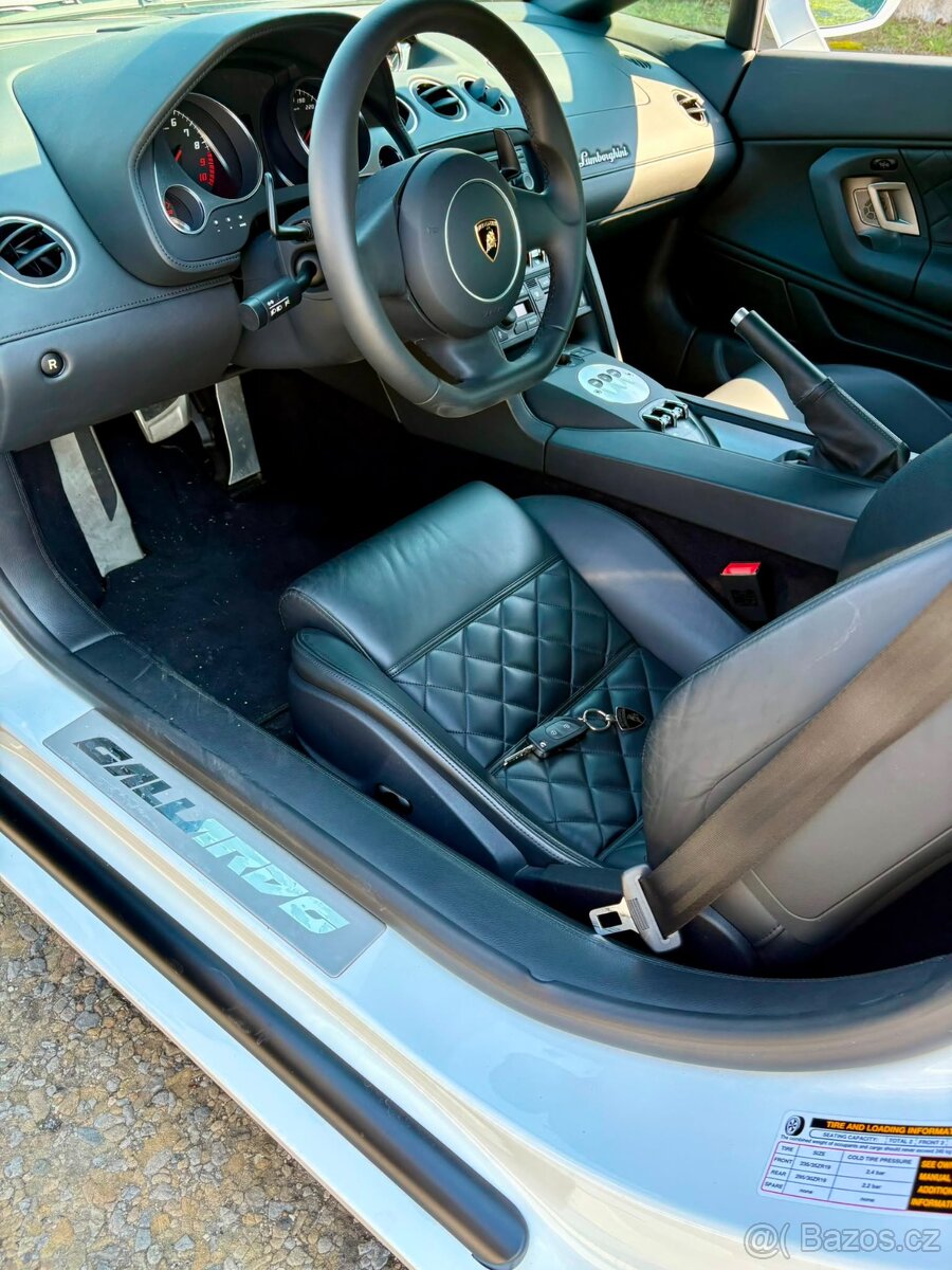 Lamborghiny Gallardo LP 550-2 bílá - 8