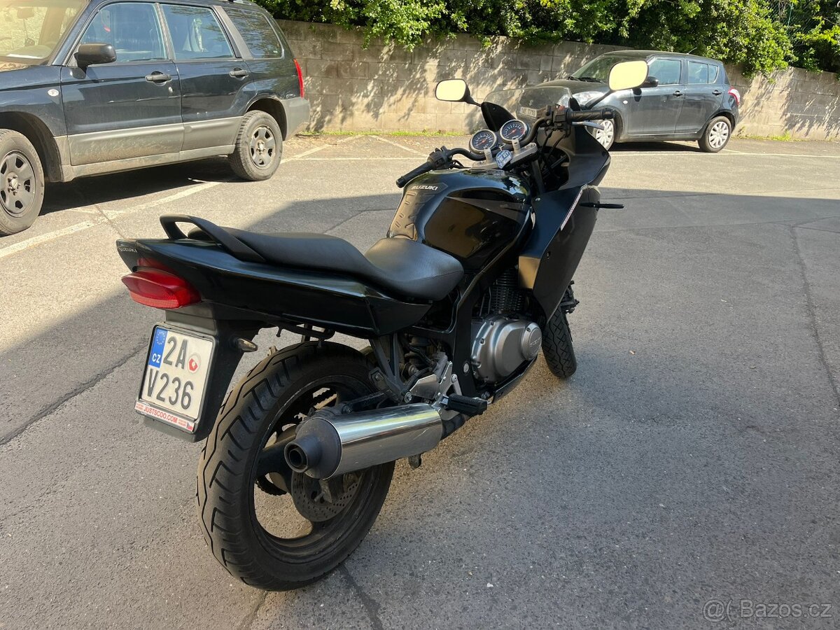 Sleva. Suzuki GS500 FU - 8