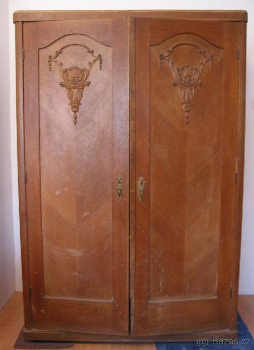 Skříň starožitná na šaty s ornamenty, dvoukřídlá + zásuvky - 8