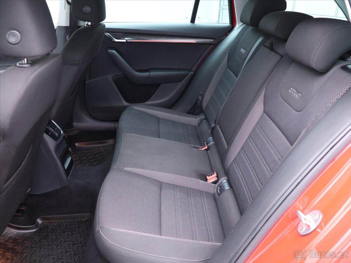 Škoda Octavia 2,0 TDI 135kW 4x4 DSG CZ Scout (2017) - 8