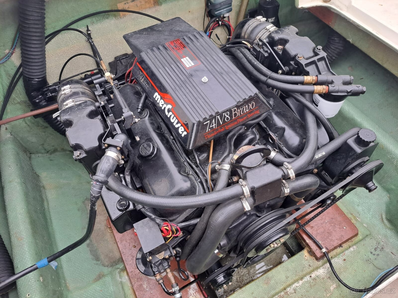 Rybářská loď s kajutou Bertram 25 - 8